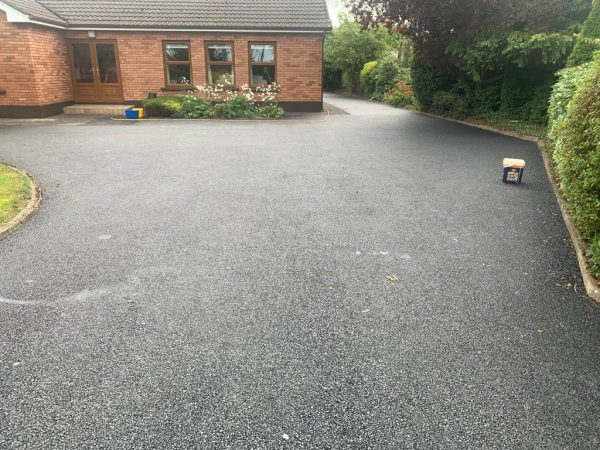 Asphalt driveway resurfacing in Epping