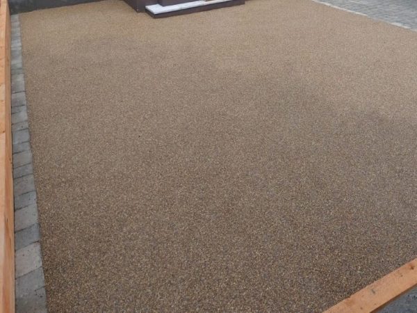Resin driveway surfacing in Theydon Mount